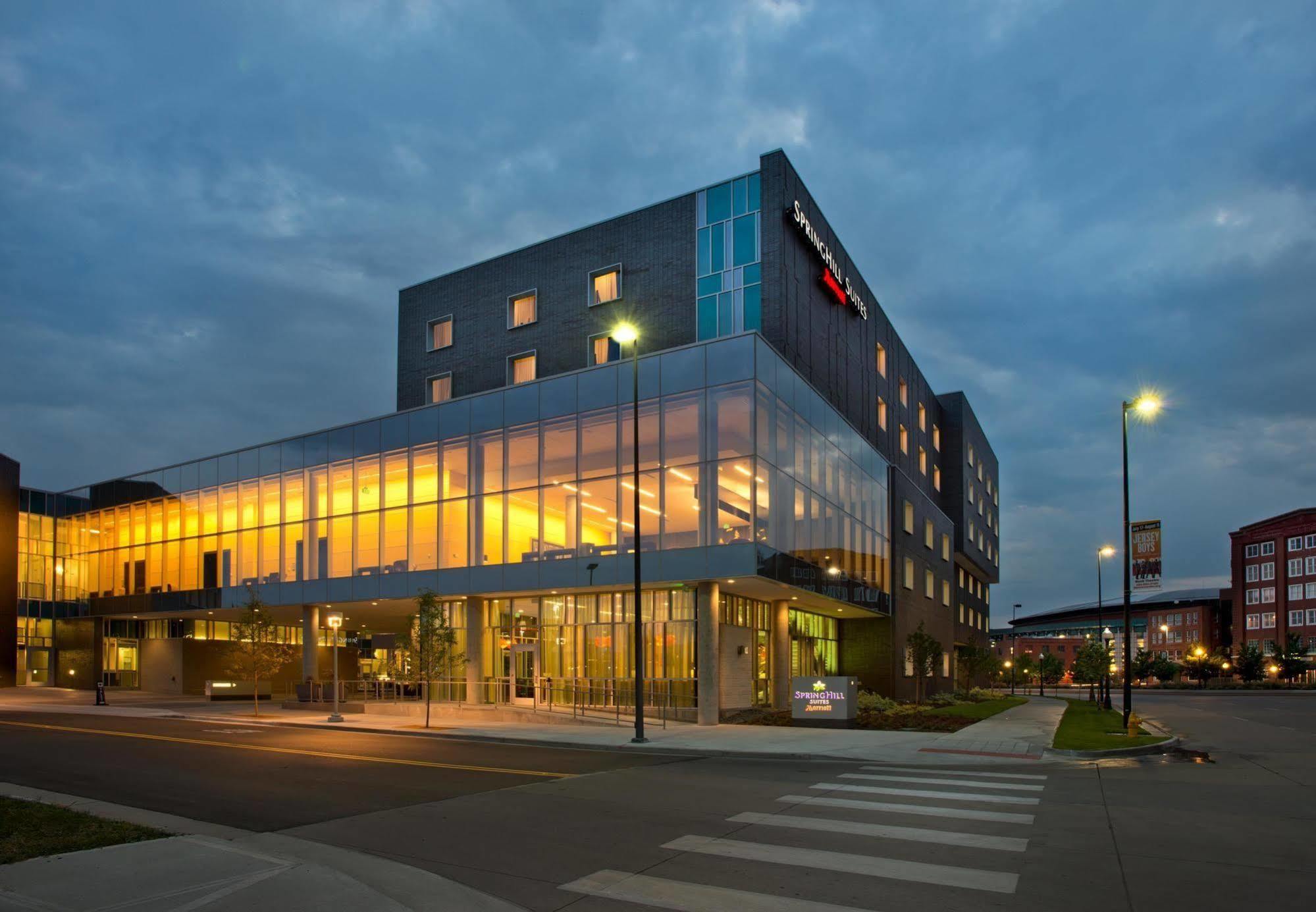 Springhill Suites By Marriott Denver Downtown Exterior photo